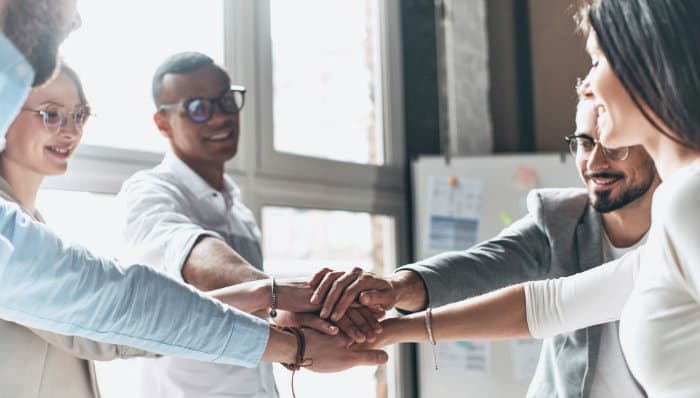 Imagem de capa do post Como desenvolver a motivação organizacional e engajar a equipe?