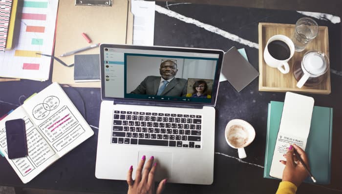 Imagem de capa do post Como realizar uma entrevista por vídeo para área comercial?